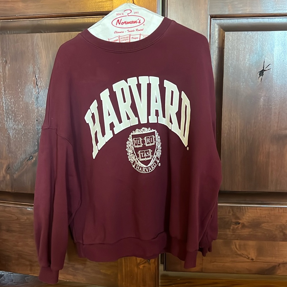 COPY - Harvard crewneck size medium
